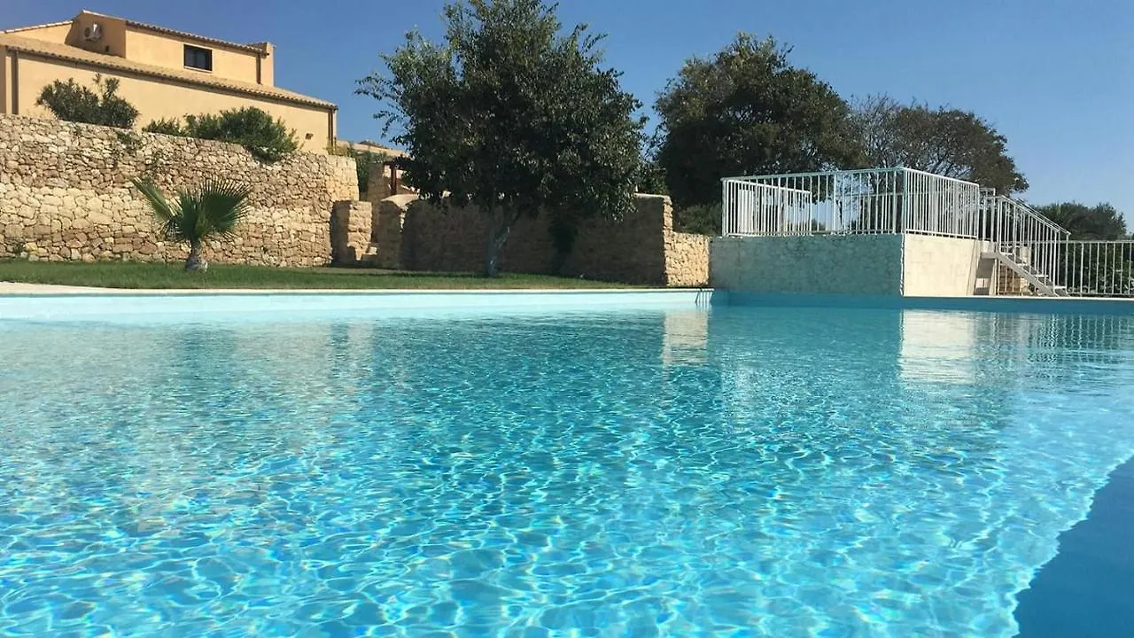 Le Sorelle Del Vino Marzamemi 0*,  Italien